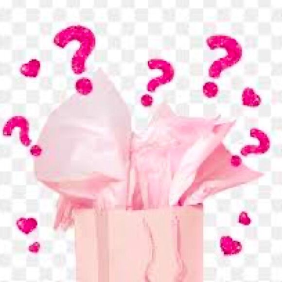 PLUS SIZES 🌸MYSTERY BOX🌸 10 Pieces! - Picture 1 of 1